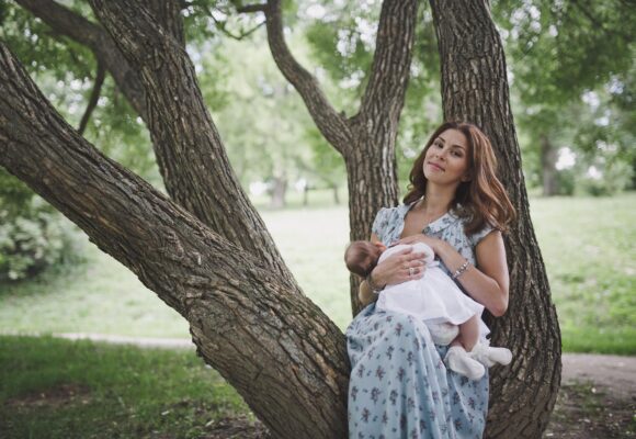 Allattamento al seno: la guida completa